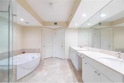 20201 E Country Club Dr, Unit #706, Aventura, FL 33180 - Photo 13