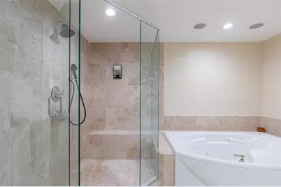 20201 E Country Club Dr, Unit #706, Aventura, FL 33180 - Photo 19