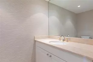 20201 E Country Club Dr, Aventura, FL 33180 - Photo 7