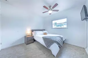 210 NE 40th St, Oakland Park, FL 33334 - Photo 5