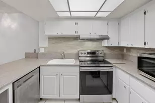 16 Toledo Ct, Davie, FL 33324 - Photo 25