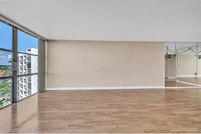 1000  Parkview Dr, Unit #925(Available Now), Hallandale Beach, FL 33009 - Photo 13