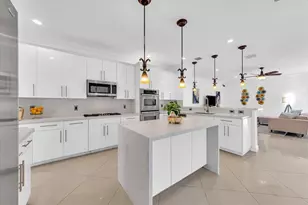 13702 NW 10th Ct, Pembroke Pines, FL 33028 - Photo 23