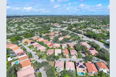 11571 NW 4th Mnr, Coral Springs, FL 33071 - Photo 31