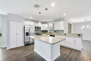 11571 NW 4th Manor, Coral Springs, FL 33071 - Photo 7