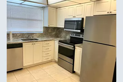 9481  Sunrise Lakes Blvd, Unit #102, Sunrise, FL 33322 - Photo 3