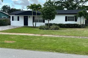 560 SW 14th St, Deerfield Beach, FL 33441 - Photo 1