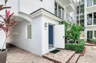 2725 NE 8th Ave, Wilton Manors, FL 33334 - Photo 3