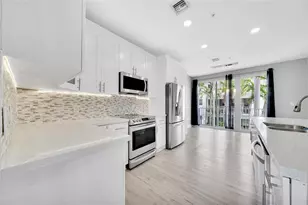 2725 NE 8th Ave, Wilton Manors, FL 33334 - Photo 21