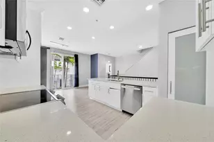 2725 NE 8th Ave, Wilton Manors, FL 33334 - Photo 23