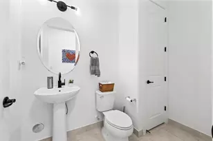 8560 NW 39th Ct, Coral Springs, FL 33065 - Photo 9