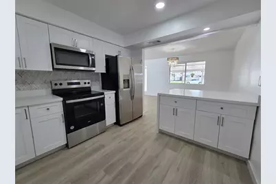 8571 NW 16th St, Pembroke Pines, FL 33024 - Photo 9