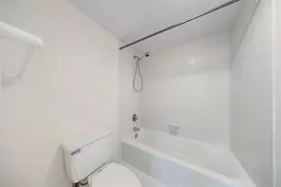 3850 Oaks Clubhouse Dr, Pompano Beach, FL 33069 - Photo 23