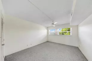 3850 Oaks Clubhouse Dr, Pompano Beach, FL 33069 - Photo 19