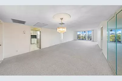 3850  Oaks Clubhouse Dr, Unit #409, Pompano Beach, FL 33069 - Photo 9