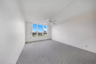 3850 Oaks Clubhouse Dr, Pompano Beach, FL 33069 - Photo 25