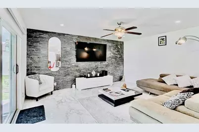 128 N Royal Pine Circle, Royal Palm Beach, FL 33411 - Photo 7