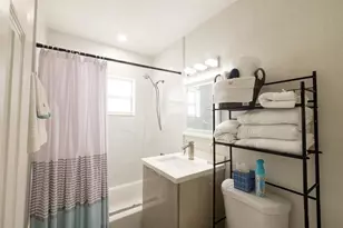 140 NW 46th St, Oakland Park, FL 33309 - Photo 9