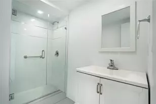 111 Briny Ave Unit, Pompano Beach, FL 33062 - Photo 27