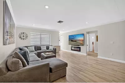 407 SE 5th St, Dania Beach, FL 33004 - Photo 5