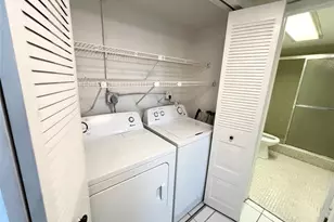 6005 Del Lago Cir, Sunrise, FL 33313 - Photo 9