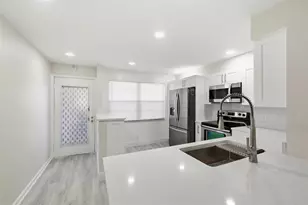 2901 Victoria Cir, Coconut Creek, FL 33066 - Photo 11