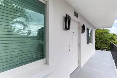2182 NE 5th Cir, Boca Raton, FL 33431 - Photo 3