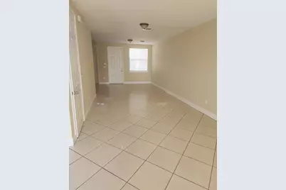 484 NW 43rd St, Oakland Park, FL 33309 - Photo 5