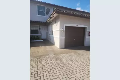 484 NW 43rd St, Oakland Park, FL 33309 - Photo 1