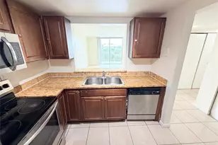 496 NW 165th Street Rd Unit, Miami, FL 33169 - Photo 5