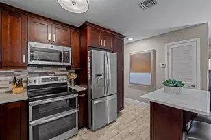 160 Cypress Club Dr, Pompano Beach, FL 33060 - Photo 17