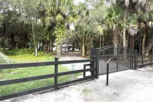 5225 SW Ludlum St, Palm City, FL 34990 - Photo 5