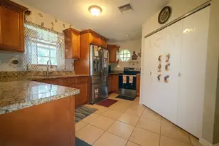 1403 SW 27th Ct, Fort Lauderdale, FL 33315 - Photo 9