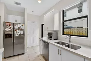 523 SW 19th Ter, Fort Lauderdale, FL 33312 - Photo 17