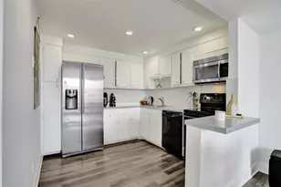 13499 Biscayne Blvd, North Miami, FL 33181 - Photo 11