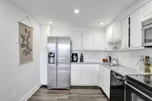 13499 Biscayne Blvd, North Miami, FL 33181 - Photo 15