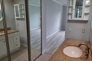 105 Lake Emerald Dr, Oakland Park, FL 33309 - Photo 15