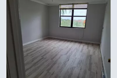 105  Lake Emerald Dr, Unit #405, Oakland Park, FL 33309 - Photo 13