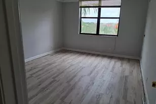 105 Lake Emerald Dr, Oakland Park, FL 33309 - Photo 13