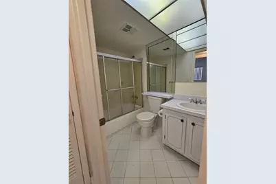 3051  Sunrise Lakes Dr, Unit #203, Fort Lauderdale, FL 33322 - Photo 9