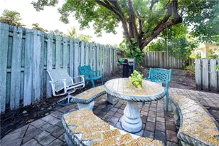 530 NE 15th Ct, Fort Lauderdale, FL 33304 - Photo 15