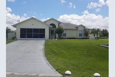 590 SW Lacroix Ave, Port Saint Lucie, FL 34953 - Photo 1