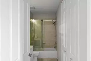 3500 Oaks Clubhouse Dr, Pompano Beach, FL 33069 - Photo 25