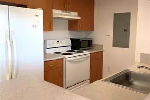 816 NW 11th St, Miami, FL 33136 - Photo 5