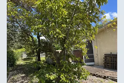 671 NW 38th St, Deerfield Beach, FL 33064 - Photo 31