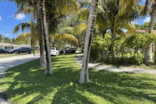 671 NW 38th St, Deerfield Beach, FL 33064 - Photo 11