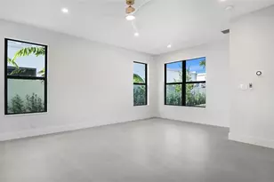 317 NE 21st St, Wilton Manors, FL 33305 - Photo 13