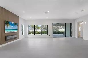 317 NE 21st St, Wilton Manors, FL 33305 - Photo 11