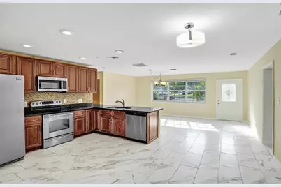 249 NW 4th Diagonal, Boca Raton, FL 33432 - Photo 9