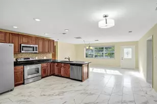 249 NW 4th Diagonal, Boca Raton, FL 33432 - Photo 9